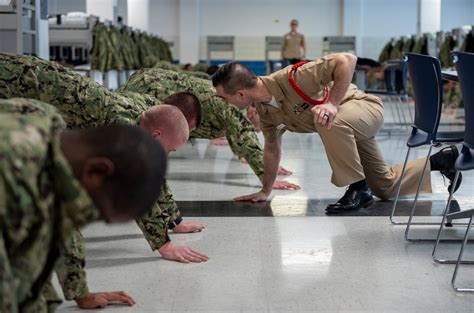 Instructional.... - U.S. Navy Recruit Training Command