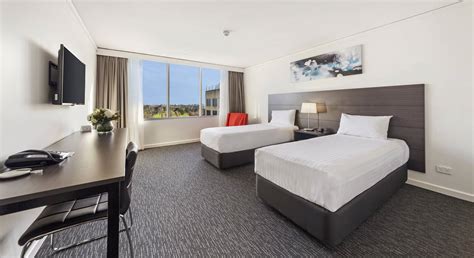 Rooms & Suites - Superior Twin Room Melbourne Hotel - Bayview Eden ...