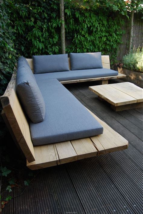 DIY OUTDOOR SOFA - How Can This