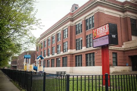 Although Chicago Public Schools promised a better education for ...