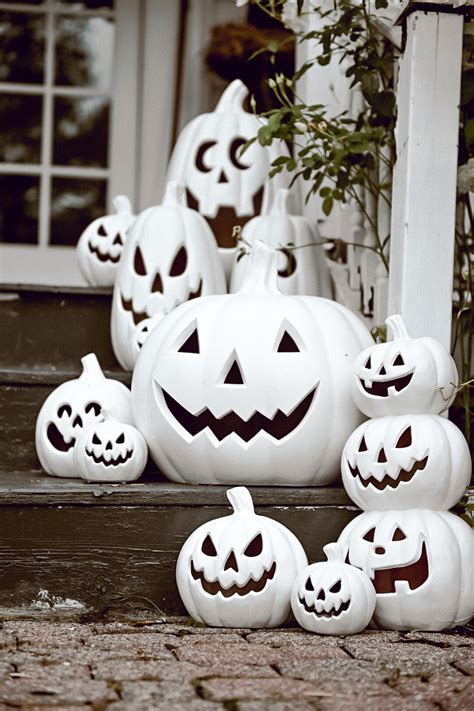 Simple Halloween Pumpkin Porch Steps - Liz Marie Blog