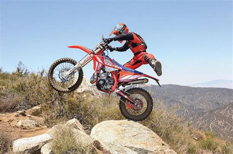 OFF-ROAD TRAINING TIPS: BASIC BALANCE - Dirt Bike Magazine