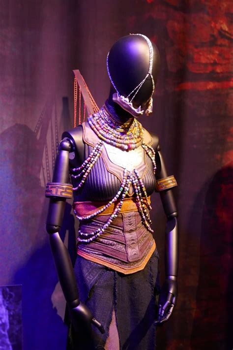 Hollywood Movie Costumes and Props: Queen Mother Ramonda and Shuri ...