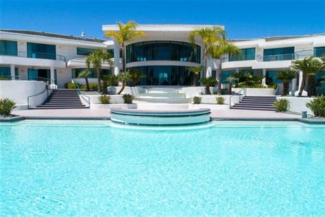 Take A Look Inside Eddie Murphy's Breathtaking $10 Million Mansion