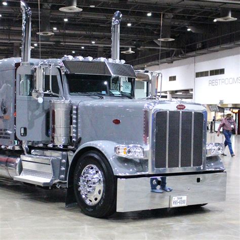 Over 300 companies exhibit at Texas Trucking Show in Houston