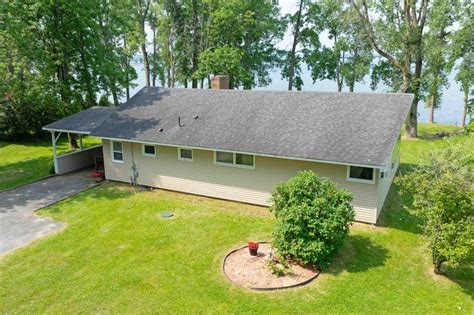 233 Hunter Rd N, Alburgh, VT 05440: $379,900 | realtor.com®