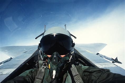 Combien gagne un pilote de chasse ? Salaire, Formation et Missions