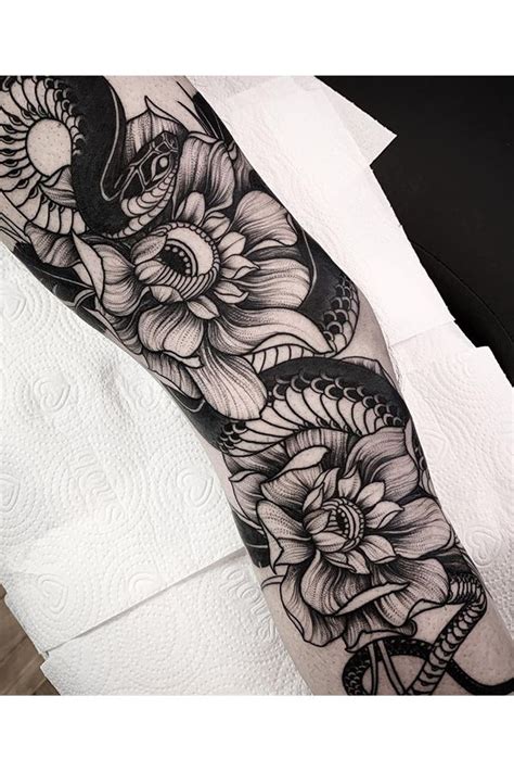 Monochrome snake and flower tattoos by Planoc | Sand-пауло_Brazil ...