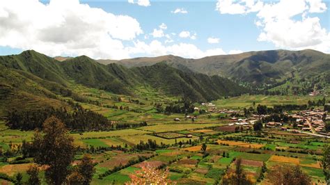 Best tourist attractions in Peru - Urubamba - Sacred Valley - YouTube