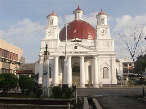 wahanawisata.com: Gereja Blenduk di Semarang merupakan gereja tertua di jawa