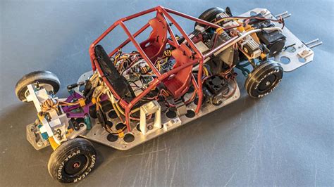 3D-printed RC car has unbelievably realistic suspension movement