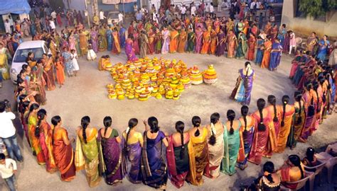 Know about Bathukamma - Telangana's floral festival