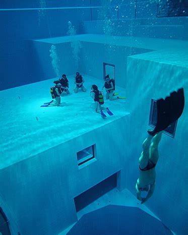 All About Swimming Pools and Spa: Nemo 33, Deepest swimming Pool..=)