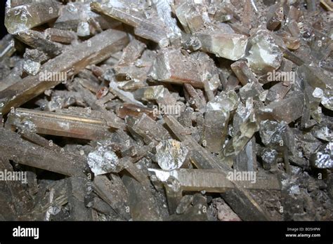 Calcite (Calcium Carbonate) Crystals Stock Photo - Alamy