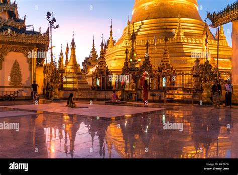 Shwemokhtaw pagoda hi-res stock photography and images - Alamy