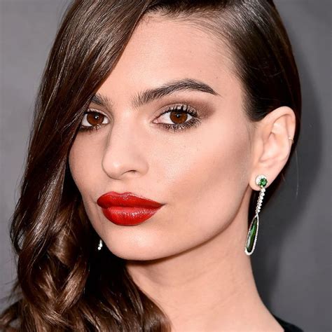 Proof That Emily Ratajkowski's Makeup Is Always on Point