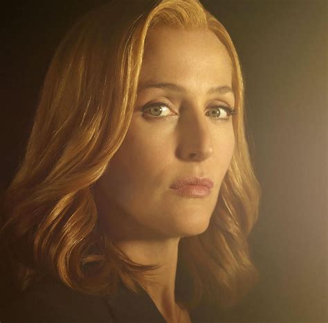 Trailer Released For Gillian Anderson's Cincinnati 'UFO' Movie | Gillian anderson, Dana scully ...