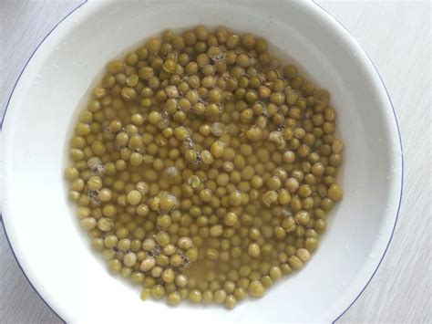 Canned Sweet Peas Nutrition In Water , Canned Split Peas Dark Green Color