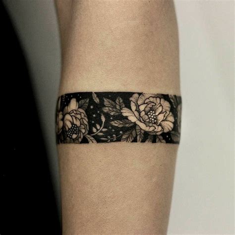 Pin by Kyvia Januario on kyvia | Cuff tattoo, Forearm band tattoos ...