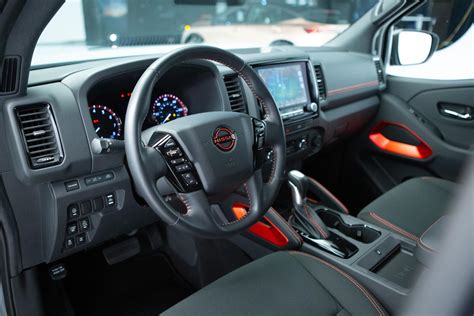 2022 Nissan Frontier: Hands-on with a great-looking midsize truck - CNET