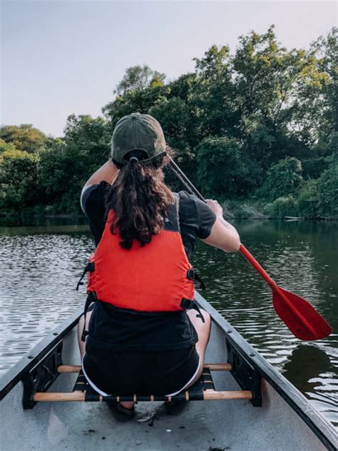 How to Size a Canoe Paddle for Comfort and Power? - Peaceful Paddle