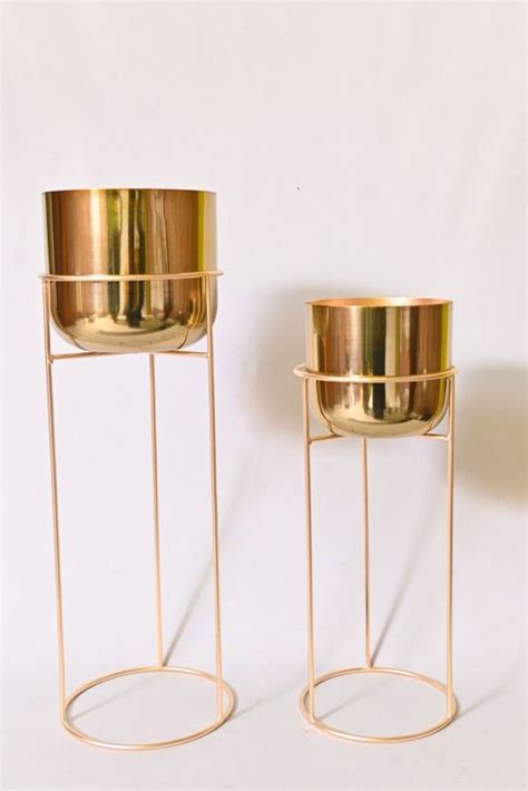 Round Metal Planter Exporter, Supplier from Delhi