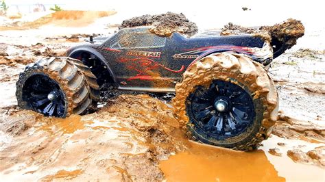 RC Mud Trucks Racing, Jumping 4x4 — JLB Racing CHEETAH and VRX Racing ...