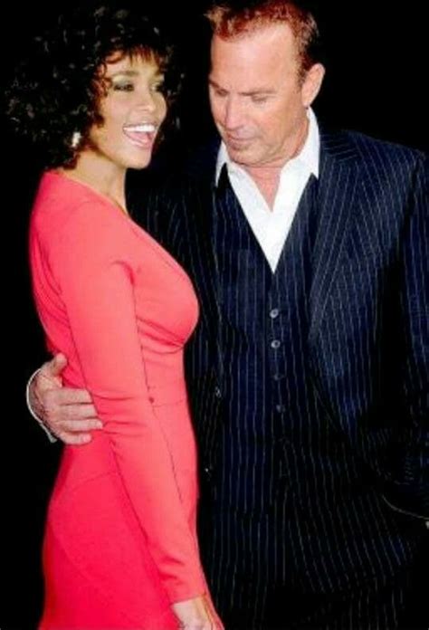 Whitney Houston and Kevin Costner | Celebridades, Whitney houston, Guarda costas