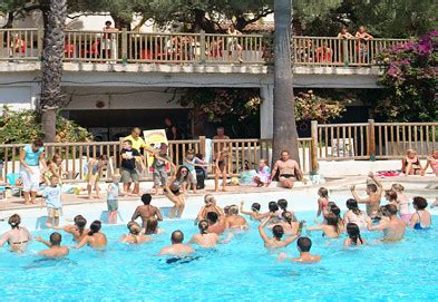 Swimming Pool Activities La Baume Campsite - Cote d Azur, … | Flickr