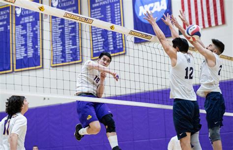 Men’s volleyball holds 1-5 record in conference play following doubleheader