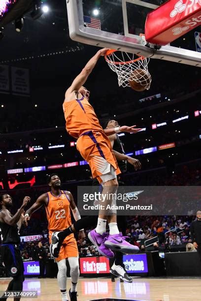 Devin Booker Dunking Photos and Premium High Res Pictures - Getty Images