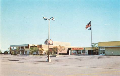 Postcard Glenbrook Shopping Center Mall Fort Wayne Indiana | eBay | Fort wayne indiana, Fort ...