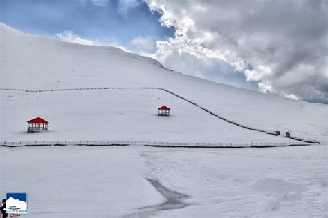 Kashmir Gets Its 1st Snowfall Of The Season & These Dreamy Pics Will ...