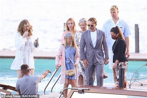 Gary Barlow looks dapper as he arrives by boat for a family dinner | Daily Mail Online