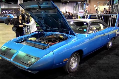 This Ultra Rare '70 Plymouth Superbird Has Only 674 Miles on It - alt ...