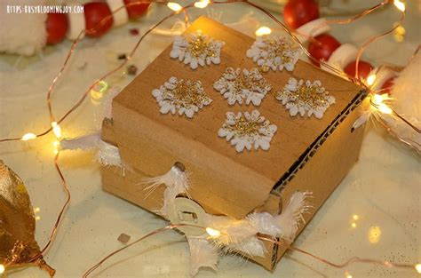 15 Simple And Stunning Gift Box Decoration Ideas