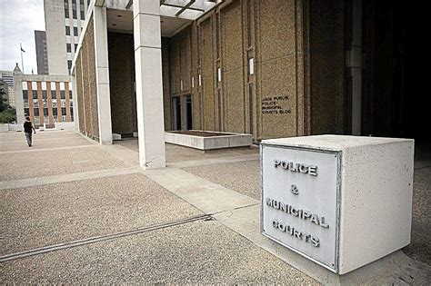 Man drops bag of pot into bucket at Tulsa Municipal Court checkpoint, gets citation