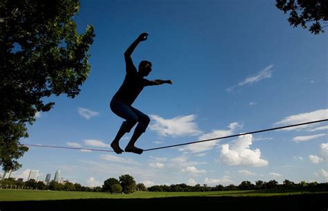 The Beginners Guide To Slacklining - LifeHack