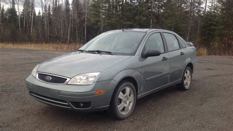 2005 Ford Focus SES ZX4: Start Up, Exterior, Interior, Brief Drive ...