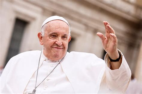 Pope Francis says he hopes to visit 'suffering' Argentina this year ...