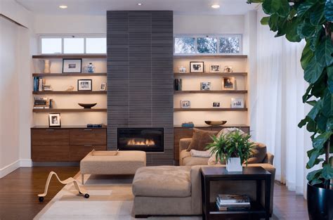 22 Beautiful Living Rooms With Fireplaces