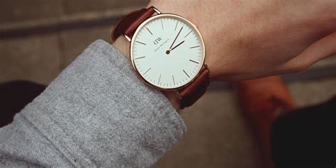 25 Best Ultra-Thin Watches Under $1000 | Souljawatches