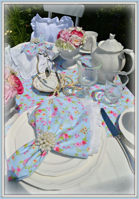 rosemary-thyme.blogspot.com | Table settings, Eye candy, Floral arrangements