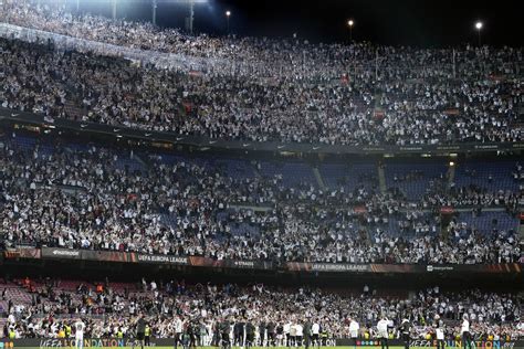 30'000 Eintracht-Fans feiern riesige Party im Camp Nou – Barça-Trainer Xavi genervt