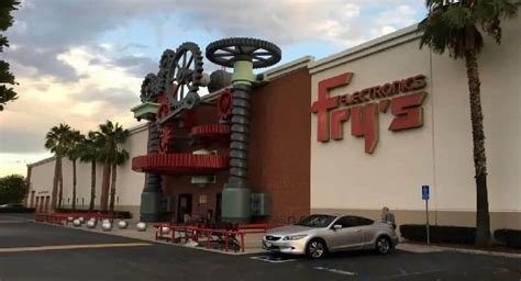 What does Fry's Return Policy say about returns & refunds in 2020?