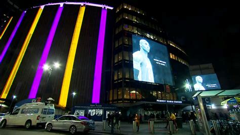 New York Fans Pay Tribute to Kobe Bryant