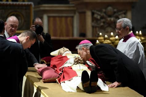 Pope Benedict lived the faith he taught, says Archbishop Gänswein