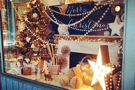 25 Creative Christmas Display Ideas & Examples