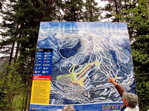 TheHowserHouse: Map of the Panorama area and the ski runs and trails