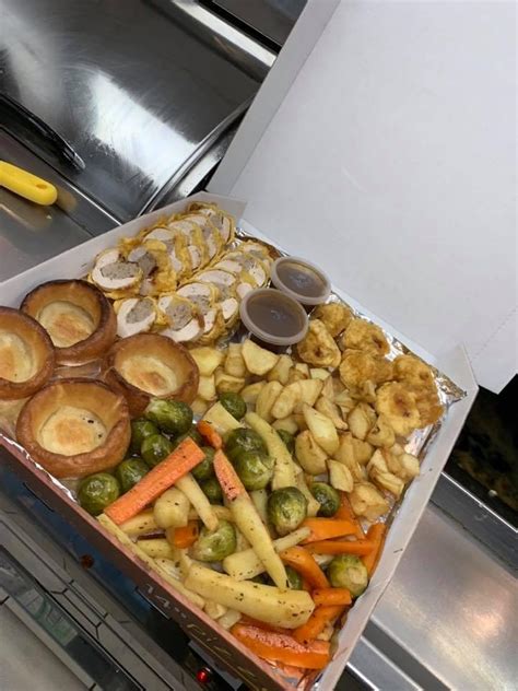 Midlothian takeaway launches Christmas MUNCHY BOX - and it's the ...